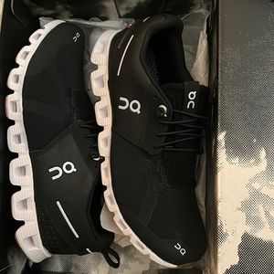 On Running Women's Cloud Terry In Black and White size US 8